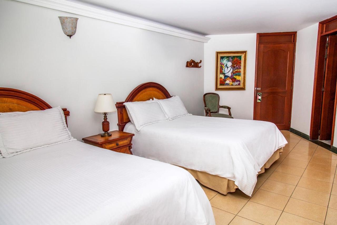 Hotel Casa Laureles Medellin Bagian luar foto