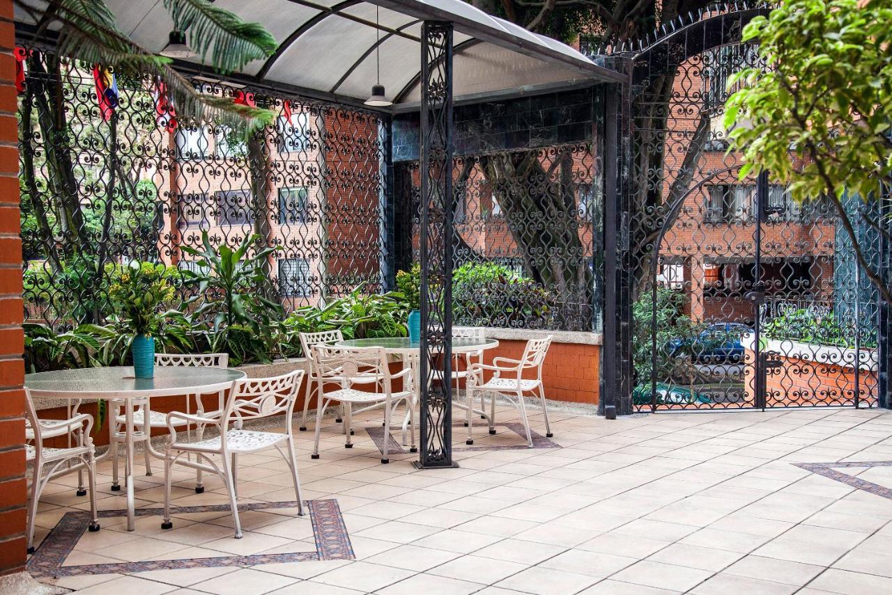 Hotel Casa Laureles Medellin Bagian luar foto